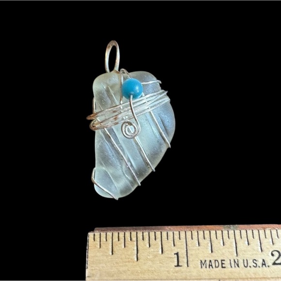 Hand Crafted Jewelry - Beautiful handmade Seaglass with silver pendant.